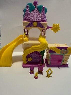 Disney Doorables Tangled Playset Piece Lot